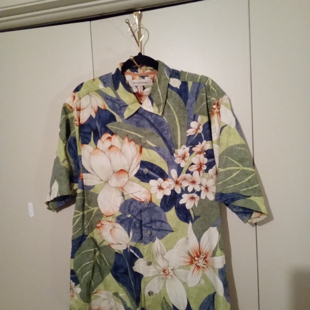 Tommy Bahama Button Down 100% Silk Floral Shirt